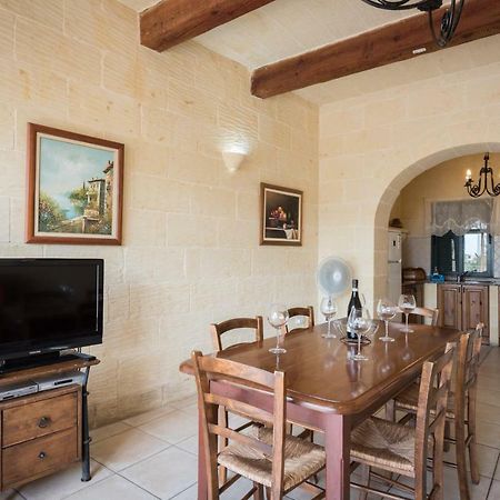 Valley View - Holiday Farmhouse With Private Pool Nadur Bagian luar foto