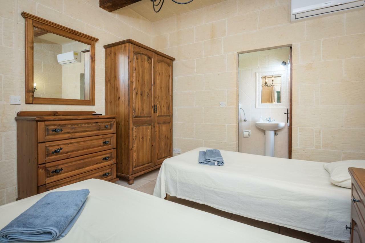 Valley View - Holiday Farmhouse With Private Pool Nadur Bagian luar foto