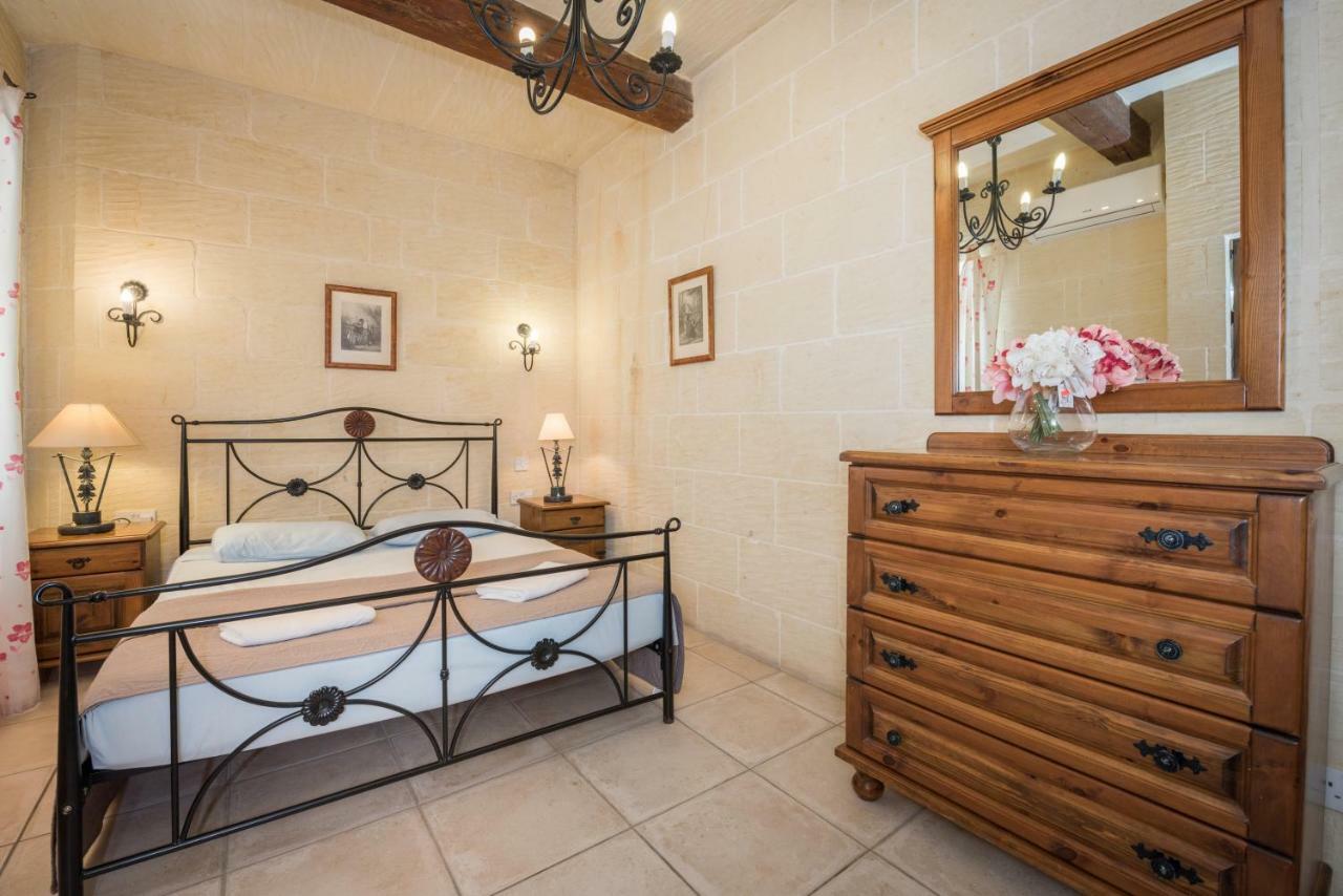 Valley View - Holiday Farmhouse With Private Pool Nadur Bagian luar foto
